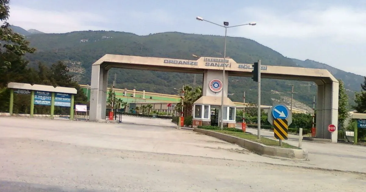 Hatay'daki İskenderun Organize Sanayi Bölgesi'nin giriş kapısı